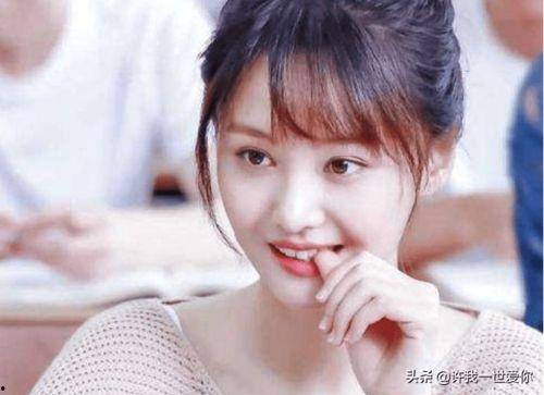 娱乐吃瓜表妹是谁,她是如何成为娱乐圈热门话题的？