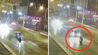 网红 舌吻 初中女生,网红舌吻初中女生引发社会关注